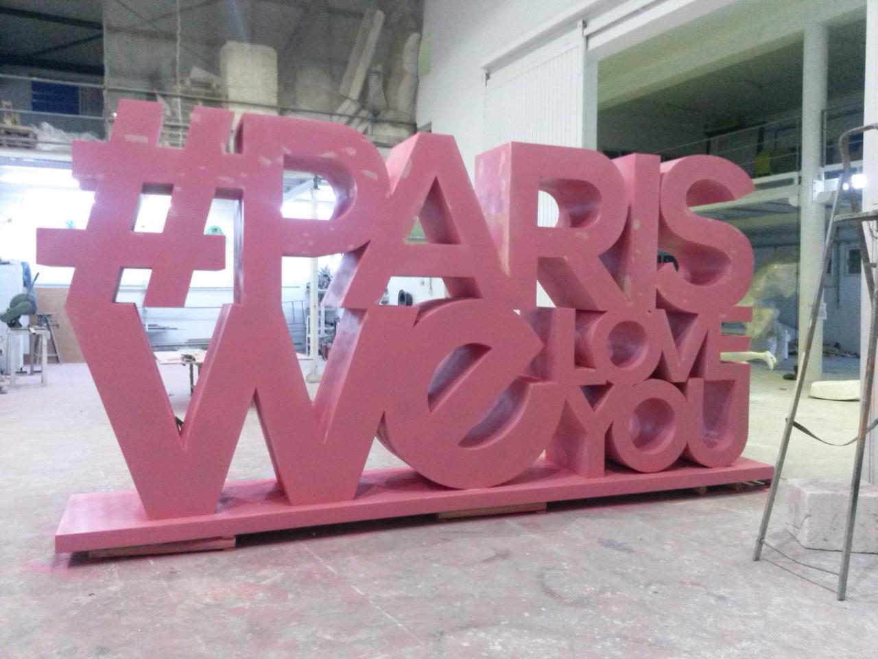 http://www.parisweloveyou.fr scroller jusqu'à ambassadeurs